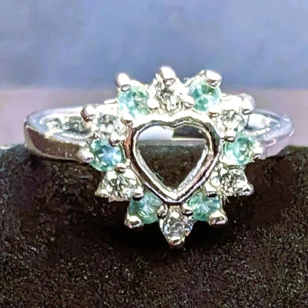 Heart Shaped .925 Sterling Silver Ring w/ Teal & Clear Brilliant Cubic Zirconia! - Picture 2 of 4